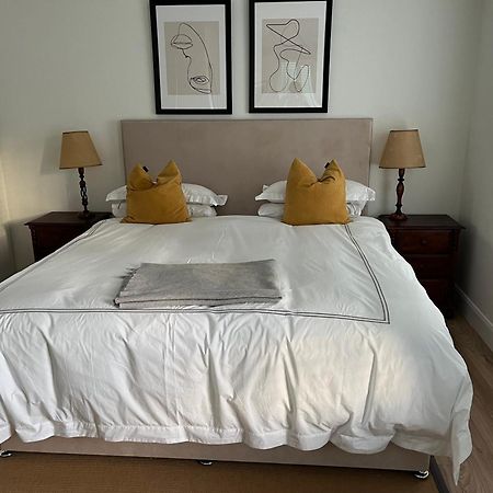 Central Town Location Apartment Эннискорти Экстерьер фото